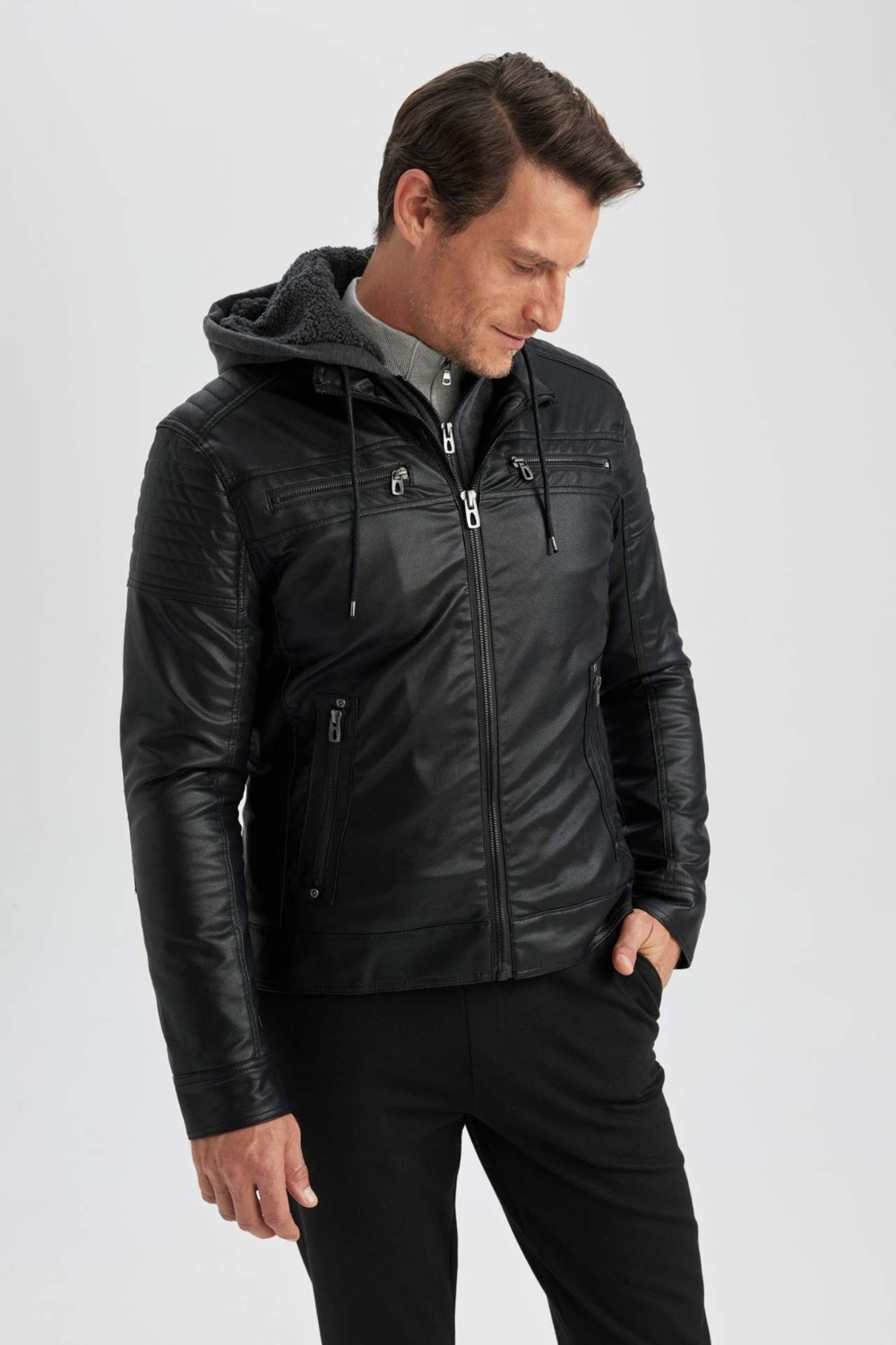 DeFacto Slim Fit Kapüşonlu Pelüş Astar Ceket Suni Deri Mont N9693AZ23WN görsel 3