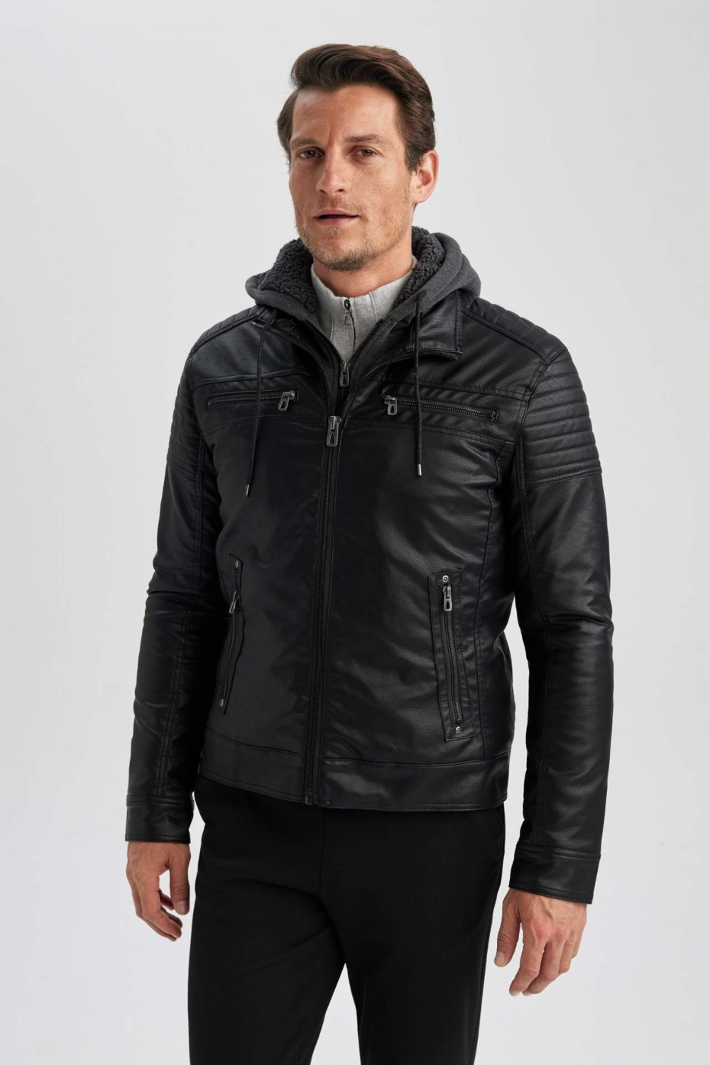 DeFacto Slim Fit Kapüşonlu Pelüş Astar Ceket Suni Deri Mont N9693AZ23WN görsel 4