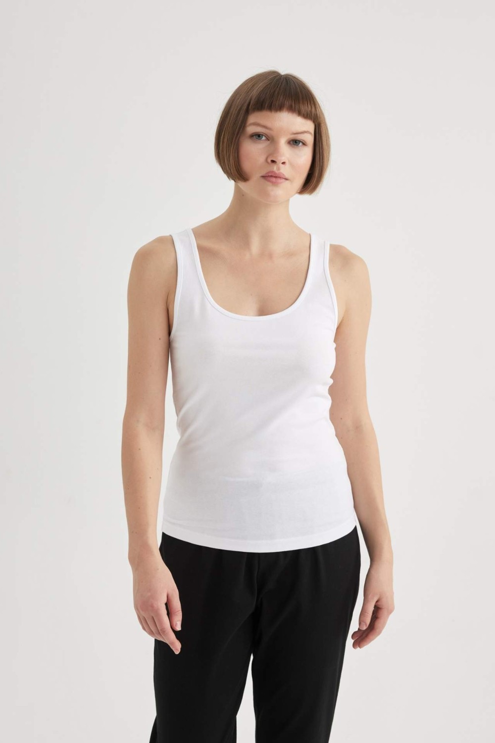 DeFacto Kadın Regular Fit Pamuklu Basic Düz Siyah İç Atlet Nefes Alabilir Esnek Kumaş R9041AZ24SP