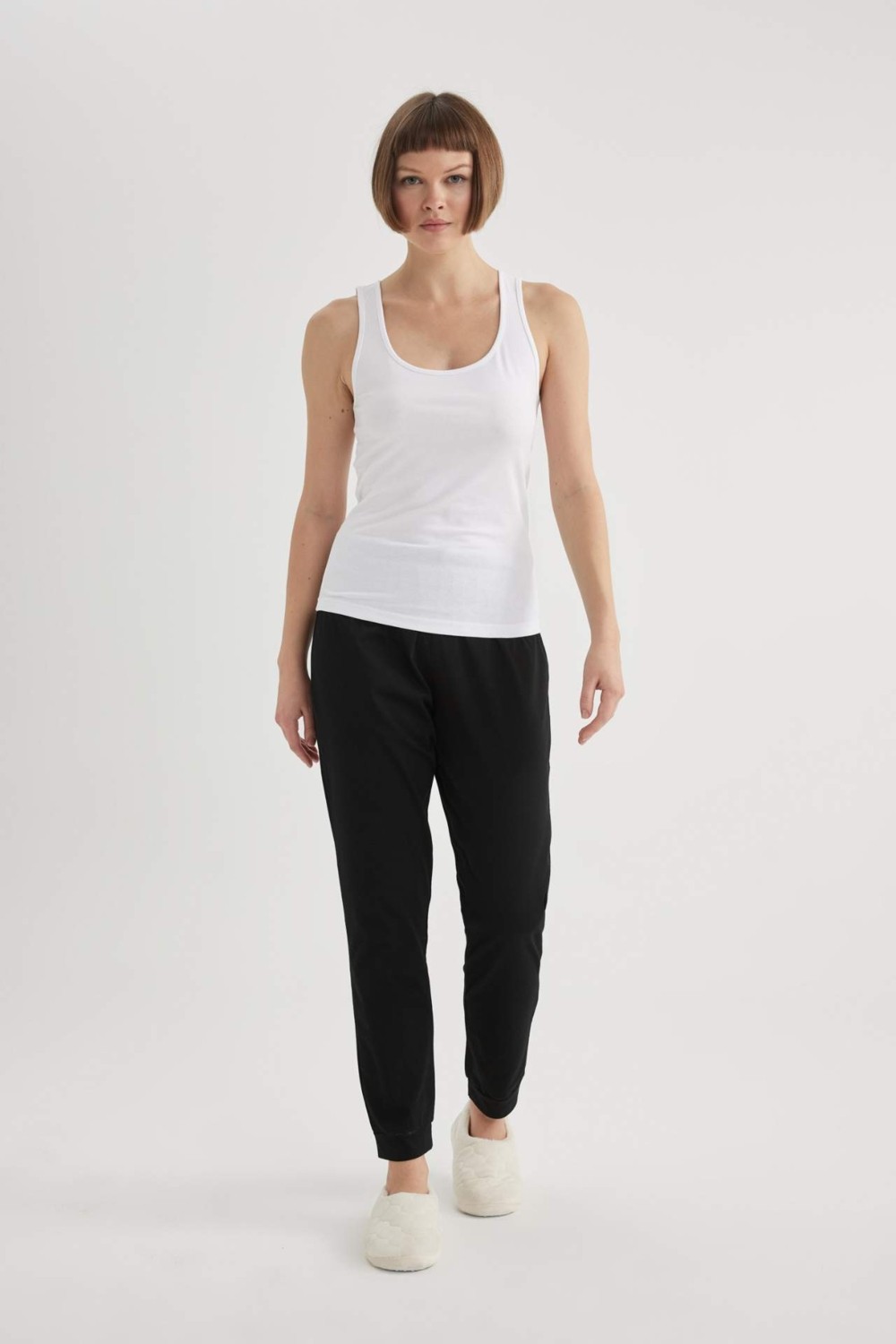 DeFacto Kadın Regular Fit Pamuklu Basic Düz Siyah İç Atlet Nefes Alabilir Esnek Kumaş R9041AZ24SP görsel 2