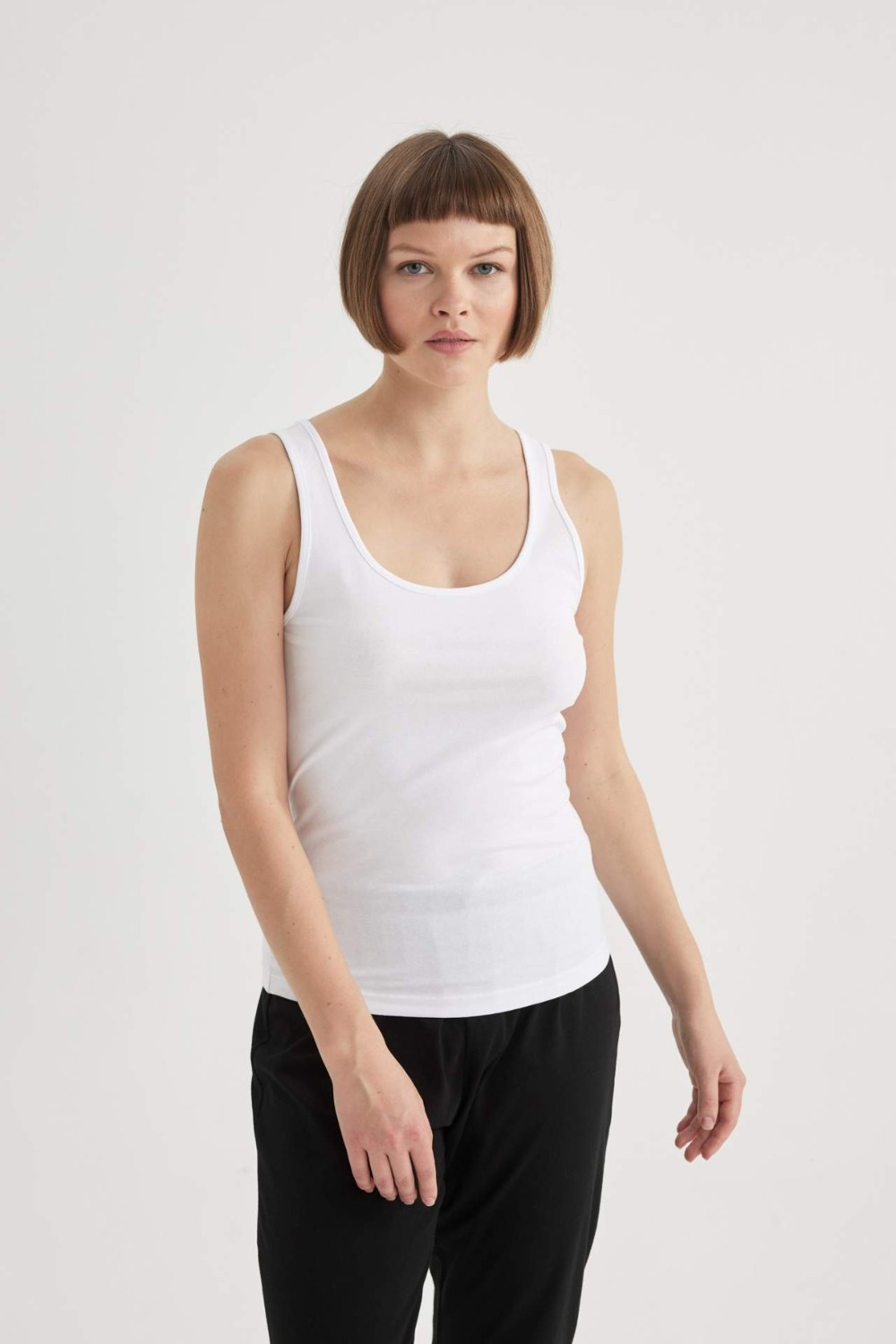 DeFacto Kadın Regular Fit Pamuklu Basic Düz Siyah İç Atlet Nefes Alabilir Esnek Kumaş R9041AZ24SP görsel 3