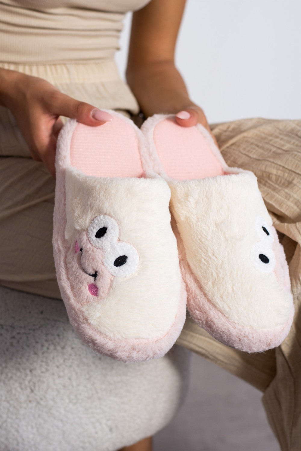 STOCON Yeni Sezon Kadın Kurbağ Figürlü Sessiz Taban Peluş Ev Terliği görsel 7