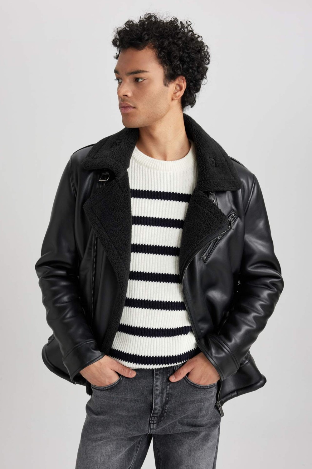 DeFacto Slim Fit Astarlı Suni Deri Mont A4392AX23WN Erkek Siyah-BK27 Modern Tasarım 100% Poliüretan görsel 7