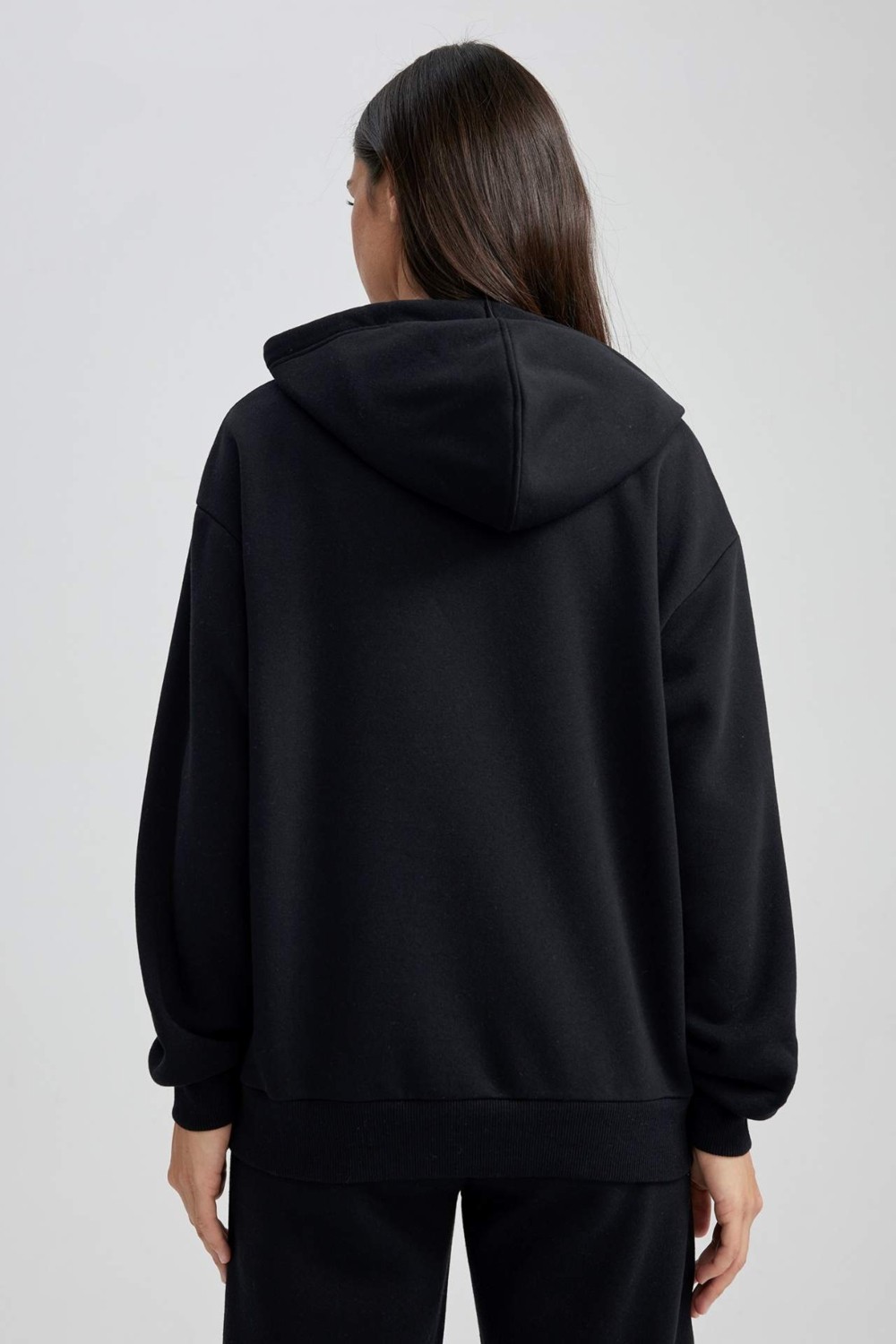 DeFacto Kadın Kapüşonlu Siyah Basic Sweatshirt Uzun Kol Rahat Fit Tasarım W8071AZ23WN görsel 6
