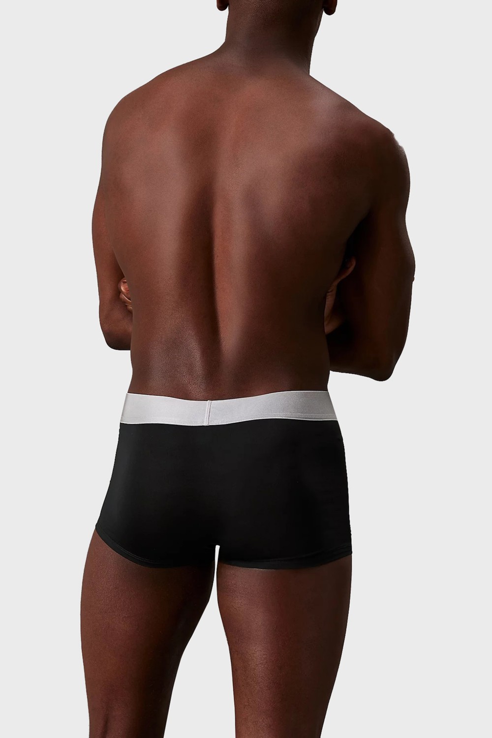 Calvin Klein Erkek Düşük Bel Siyah Boxer 3'lü Paket Metalik Logolu Tasarım görsel 3