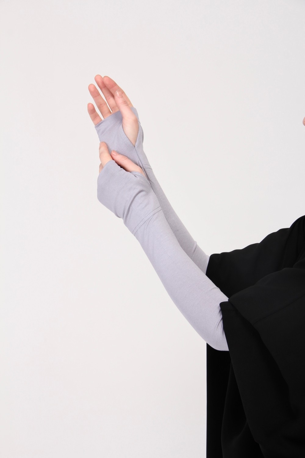 Manolyaşal İslamic Hijab Manolya Şal Parmak Geçmeli Kaymayan Terletmeyen 45CM Likralı Penye Kolluk 1 Çift - Siyah görsel 6