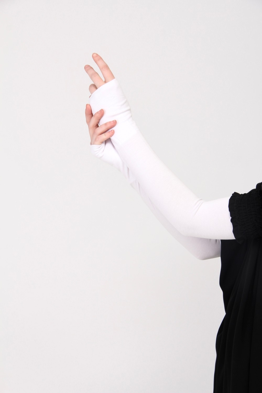 Manolyaşal İslamic Hijab Manolya Şal Parmak Geçmeli Kaymayan Terletmeyen 45CM Likralı Penye Kolluk 1 Çift - Siyah