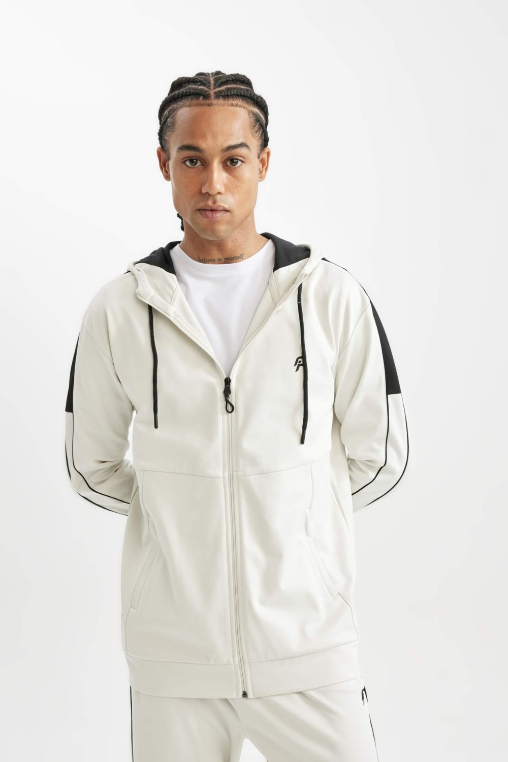 DeFacto Fit Standart Fit Normal Kesim Skuba Dalgıç Kumaş Kapüşonlu Sporcu Fermuarlı Sweatshirt B4535AX24AU görsel 4