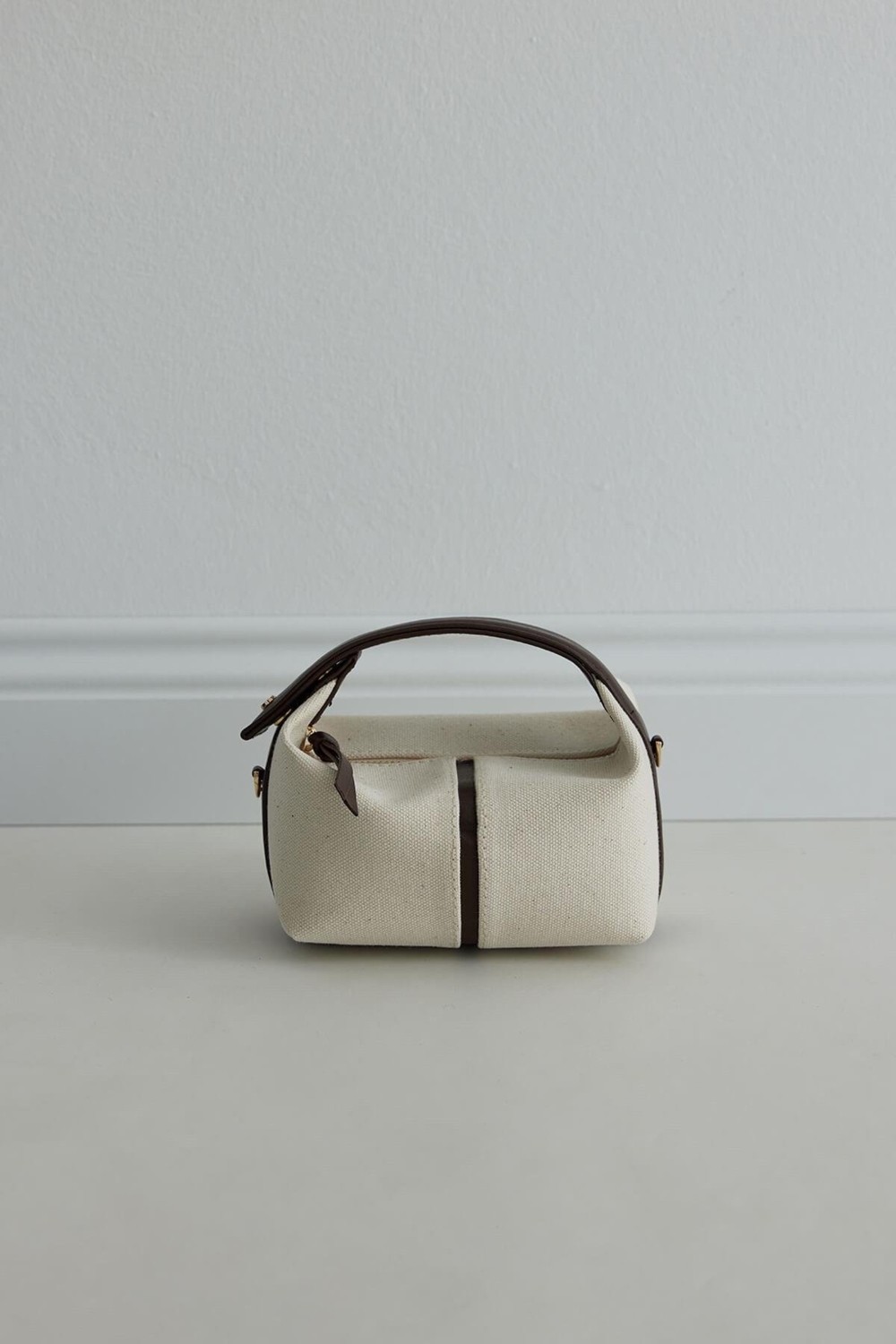 Suud Collection Krem Archi Bonbon Bag Kadın Deri Askılı Günlük Kullanım İçin Şık Çanta