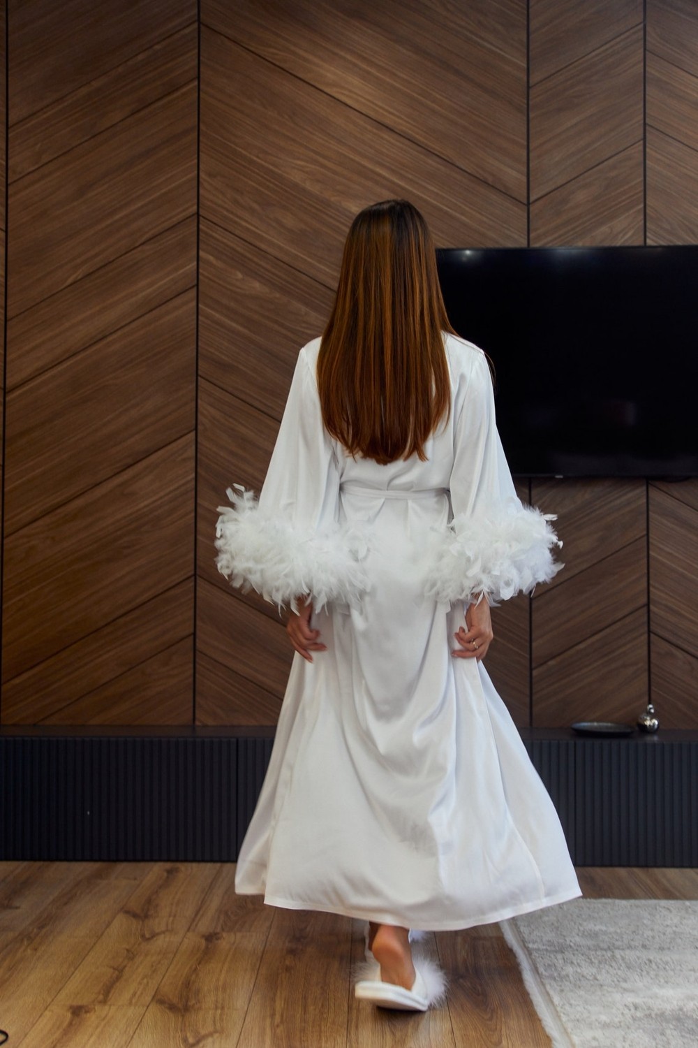 Lousa Kolları Otrişli Ipeksi Saten Tüylü Gelin Sabahlığı görsel 4