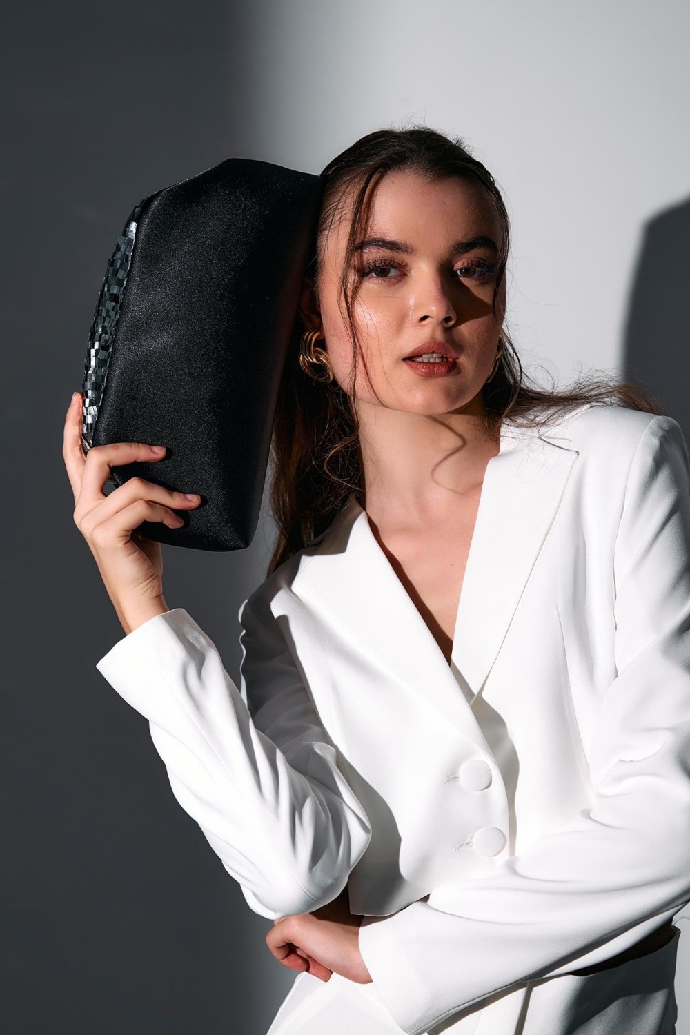 Berlesi Bej Saten Gold Payet Detaylı Clutch Abiye Çanta görsel 4