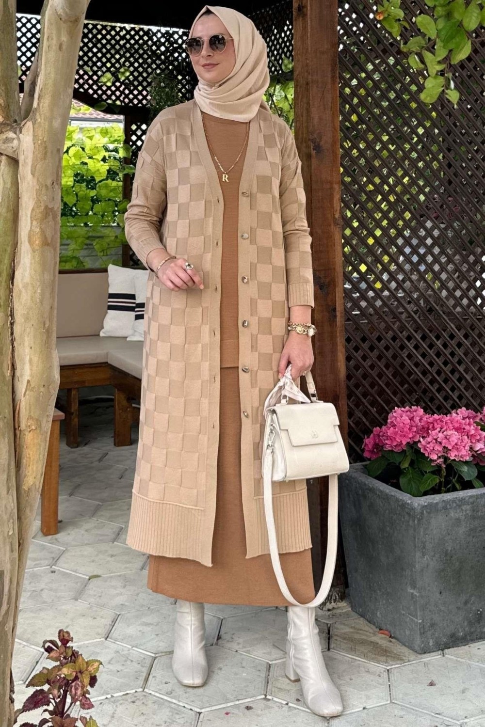 Rabia Şamlı Dama Desenli Bej Triko Hırka görsel 6