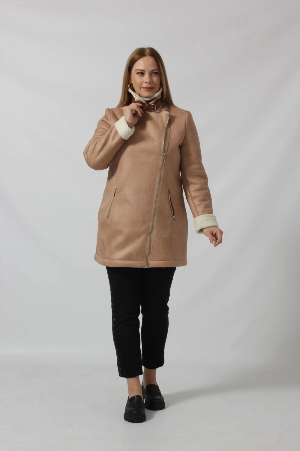 Moda Berray 3262 Uzun Içi Kürklü Boğazı Kemer Detaylı Kaban Vizon görsel 3