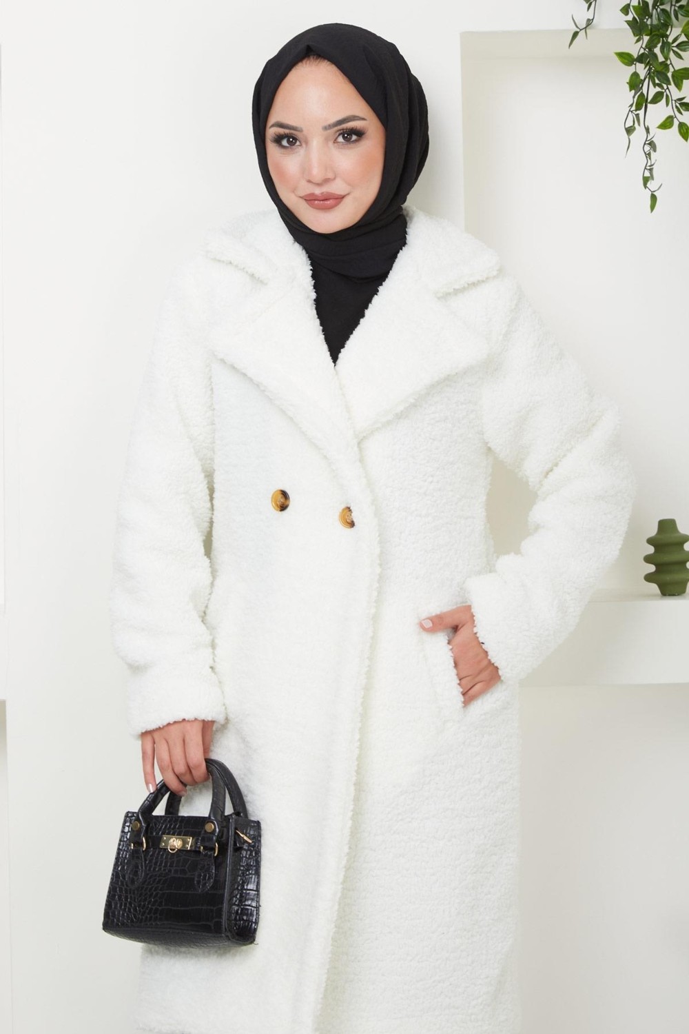 Hafsa Mina Fleto Beyaz HM2506 Peluş Mont Kadın Uzun Kol Kruvaze Yaka Astarlı Şık Tasarım görsel 3