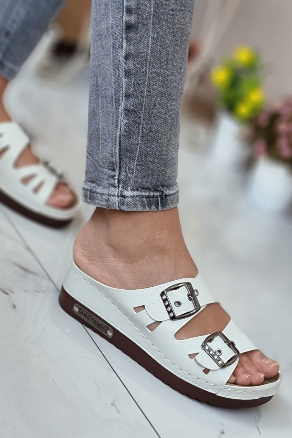 Neon Shoes Darma Kadın Günlük Terlik Çift Bant Taşlı Tokalı Ortopedik Taban Anne Dışarı & Ev İçi Terliği görsel 6