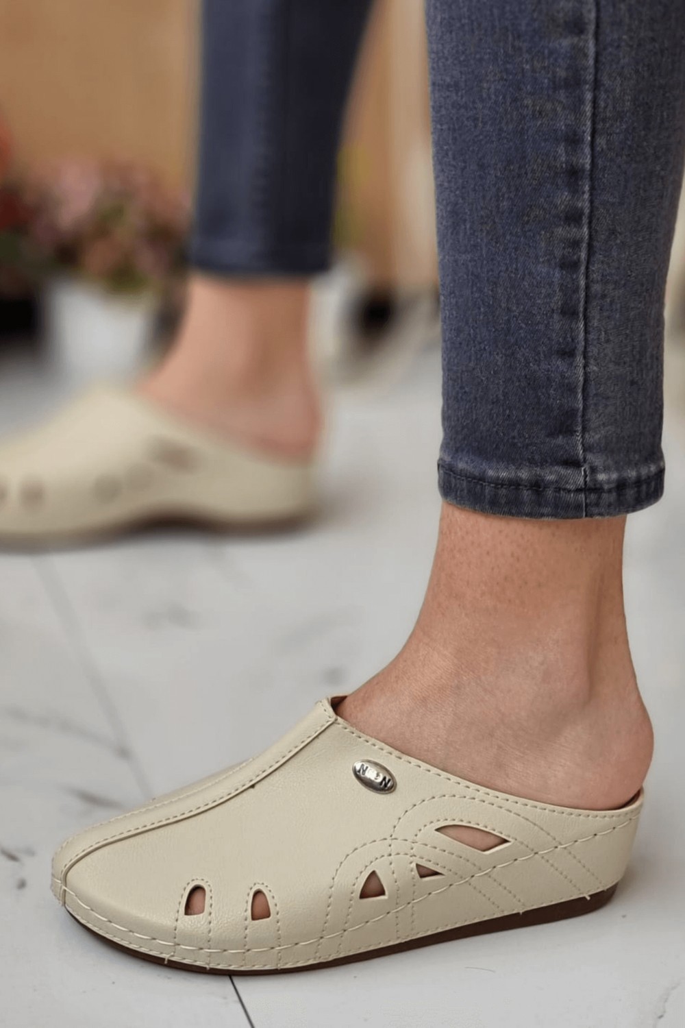 Neon Shoes Lisa Kadın Sabo Medikal Doktor Hemşire Hastane Tam Ortopedik Önü Kapalı Ev Dışarı Terlik görsel 4