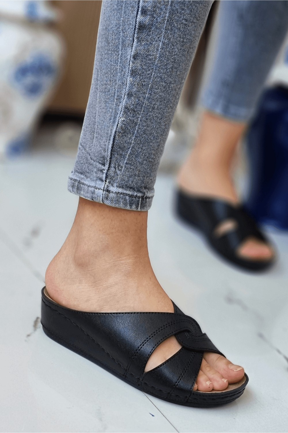 Neon Shoes Putu Kadın Çapraz Konfor Modeli Günlük Ortopedik Terlik Anne Orta Yaş Genç Ev & Dışarı Terliği görsel 4