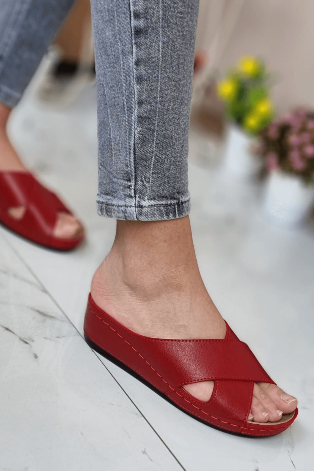 Neon Shoes Desy Kadın Ortopedik Taban Şık Konfor Modeli Günlük Terlik Genç Anne Ev Dışarı Terliği görsel 4