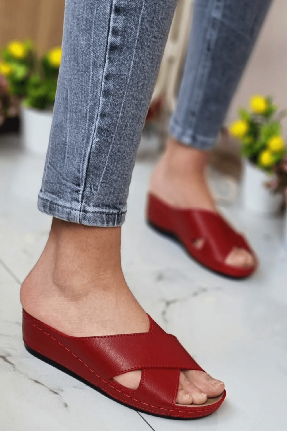 Neon Shoes Desy Kadın Ortopedik Taban Şık Konfor Modeli Günlük Terlik Genç Anne Ev Dışarı Terliği görsel 5