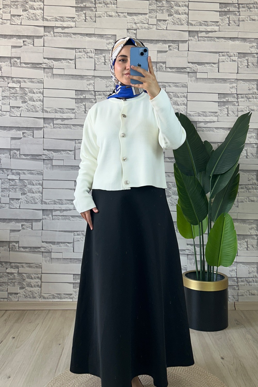 Merve Akyol Moda Düğme Detaylı Hırka