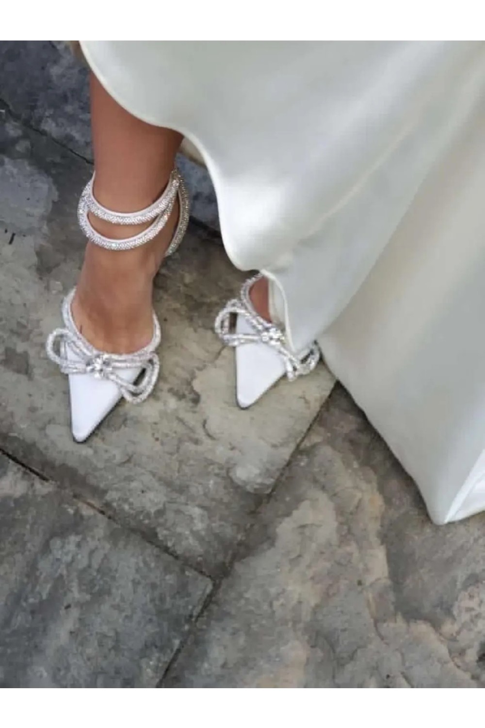 Trendy Anka Kadın Nude Bej Ten Saten 8 cm Şeffaf Topuklu Fiyonk Taşlı Bilekten Dolamalı Sivri Burunlu Ayakkabı görsel 2