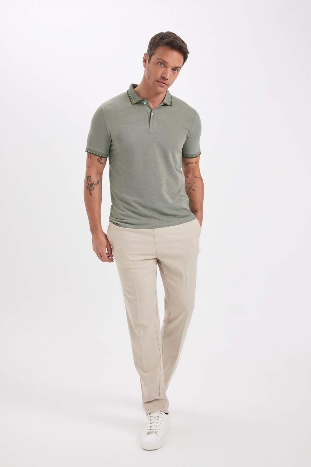 DeFacto Slim Fit Dar Kesim Polo Yaka Kısa Kollu Pamuklu Tişört D0033AXNS görsel 2