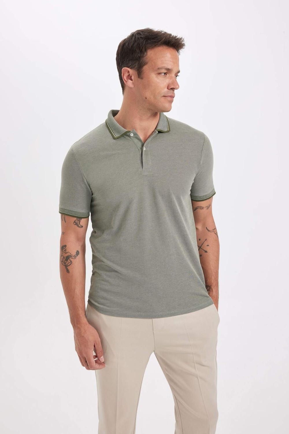 DeFacto Slim Fit Dar Kesim Polo Yaka Kısa Kollu Pamuklu Tişört D0033AXNS görsel 4