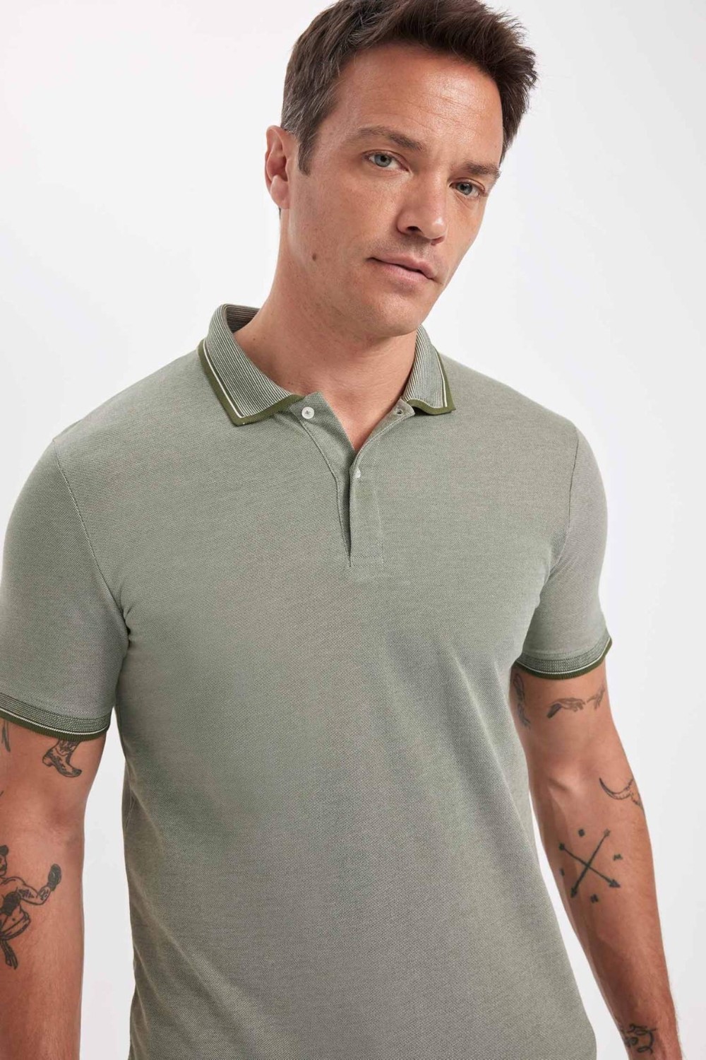 DeFacto Slim Fit Dar Kesim Polo Yaka Kısa Kollu Pamuklu Tişört D0033AXNS görsel 5