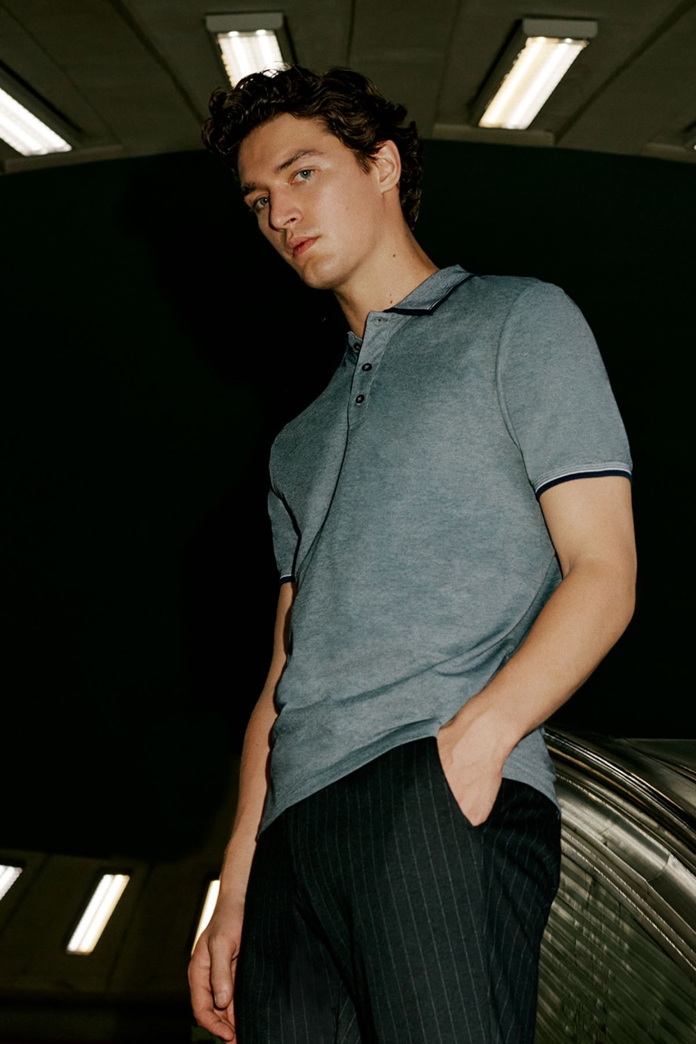 Altınyıldız Classics Erkek Çekmeyen Pamuklu Kumaş Slim Fit Dar Kesim Simsiyah Kıvrılmaz Polo Yaka T-shirt