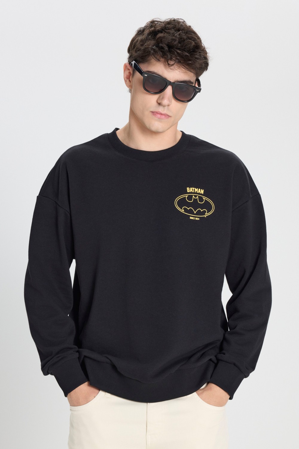 Altınyıldız Classics Erkek Siyah Batman Lisanslı 3 İplik Loose Fit Bol Kesim Pamuklu Bisiklet Yaka Sweatshirt görsel 3