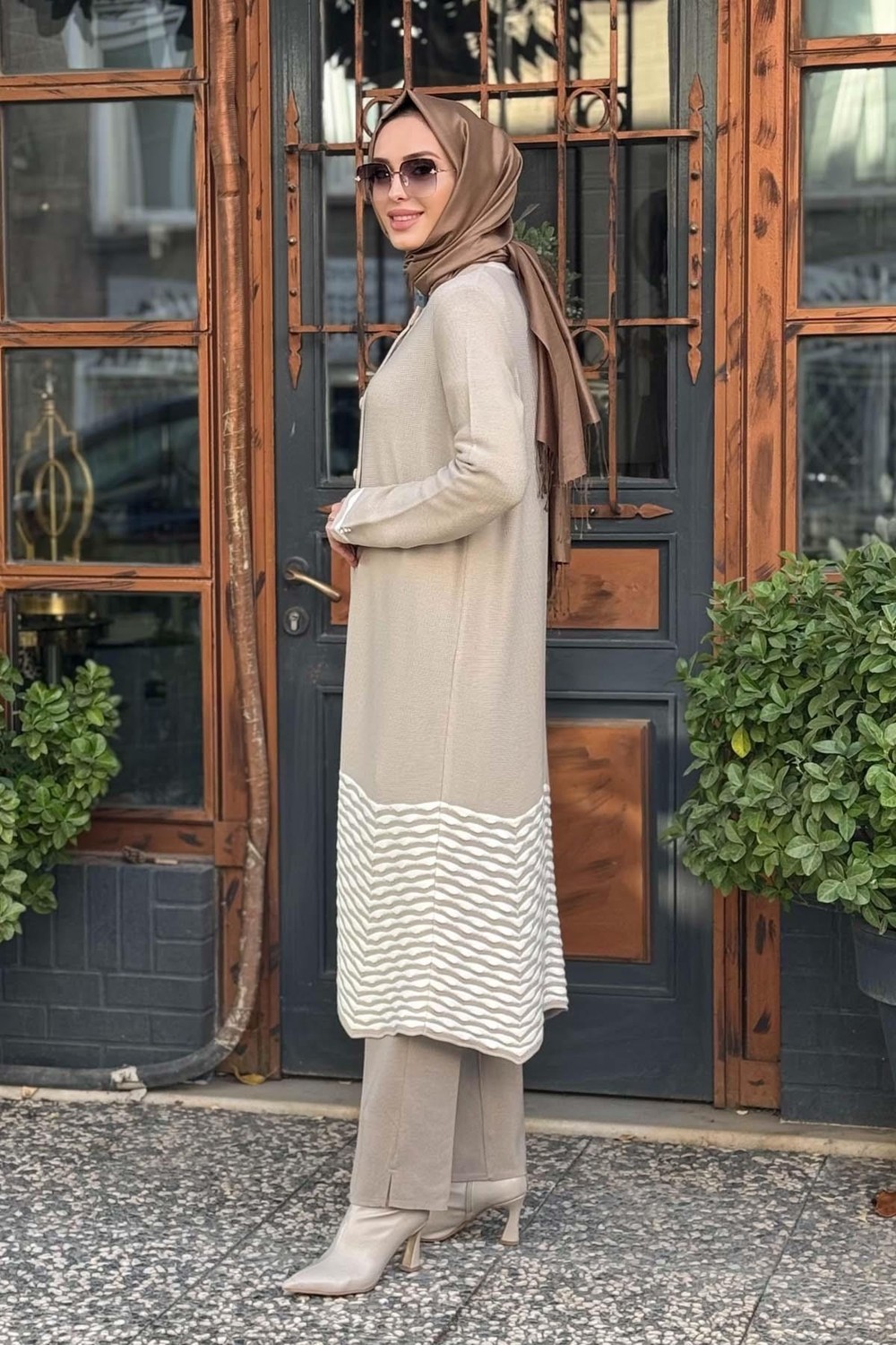 Miss Dalida Etek Ucu Örgü Teknikli Hırka T25K-9023 Siyah görsel 2