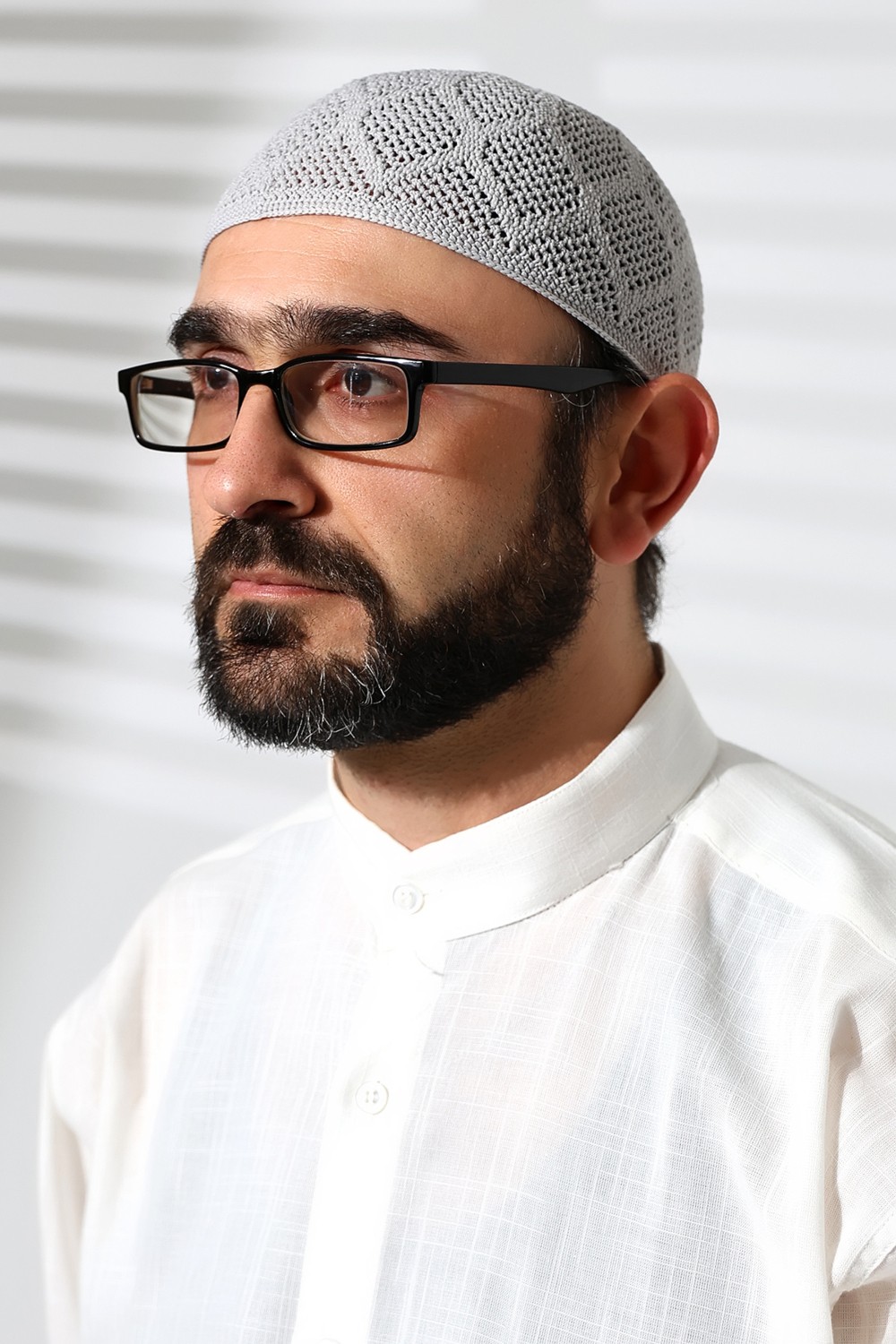İhvan Online Makine Örgüsü Dantel Detaylı Namaz Takkesi Füme görsel 2
