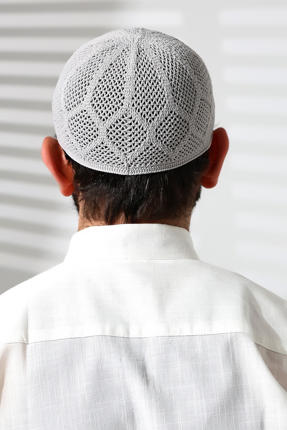 İhvan Online Makine Örgüsü Dantel Detaylı Namaz Takkesi Füme görsel 5