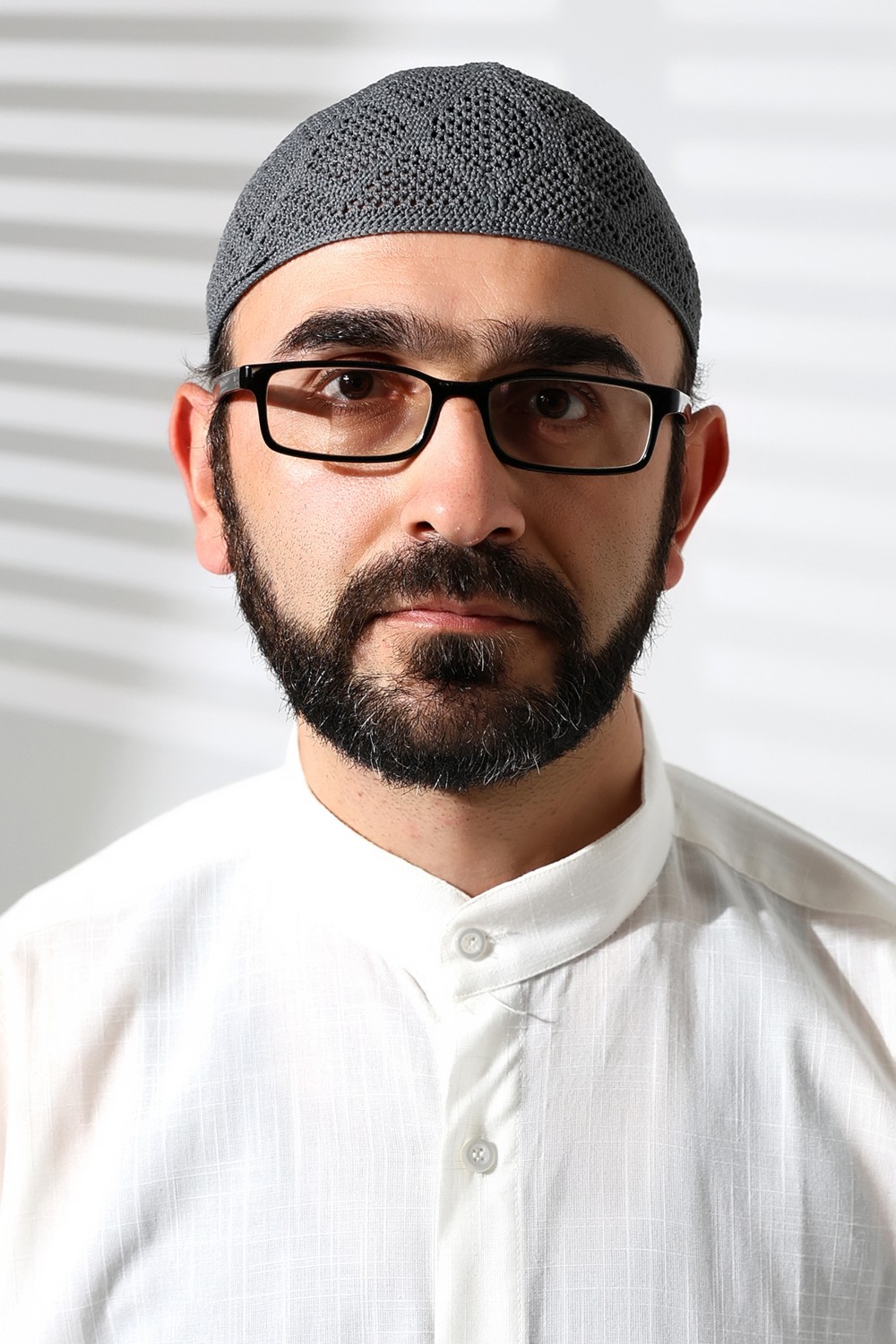 İhvan Online Makine Örgüsü Dantel Detaylı Namaz Takkesi Füme görsel 8