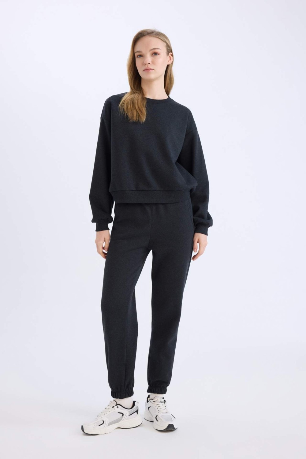 DeFacto Regular Fit 2'li Takım Sweatshirt Beli Lastikli Jogger Eşofman Altı D8022AXNS görsel 3