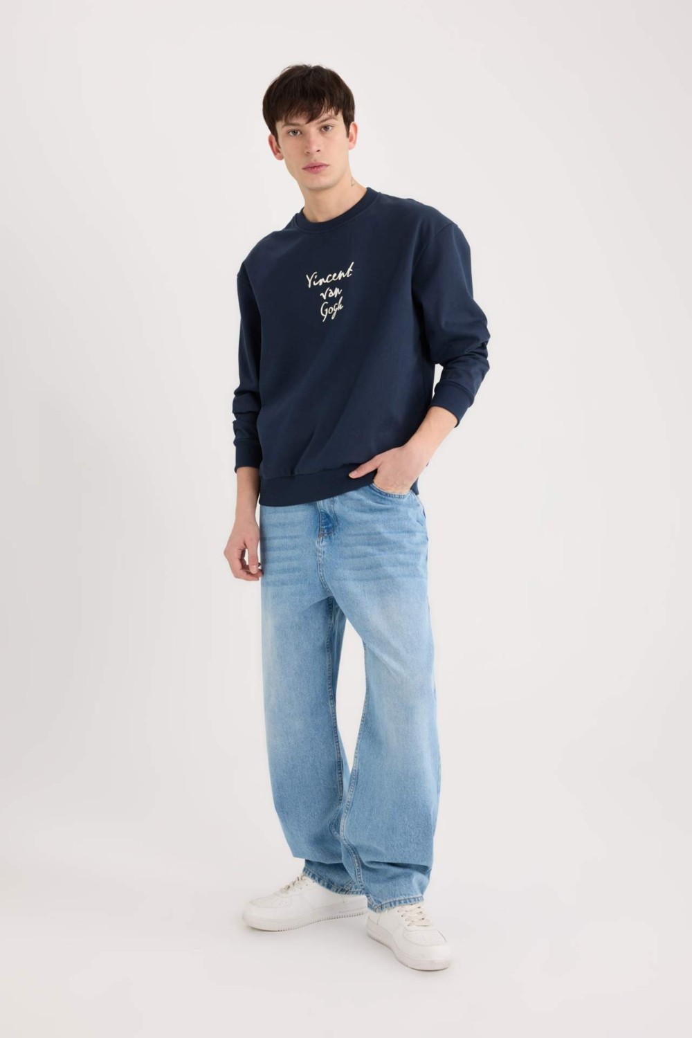 DeFacto Van Gogh Boxy Fit Bisiklet Yaka Sırt Baskılı Sweatshirt E3203AX24WN görsel 2