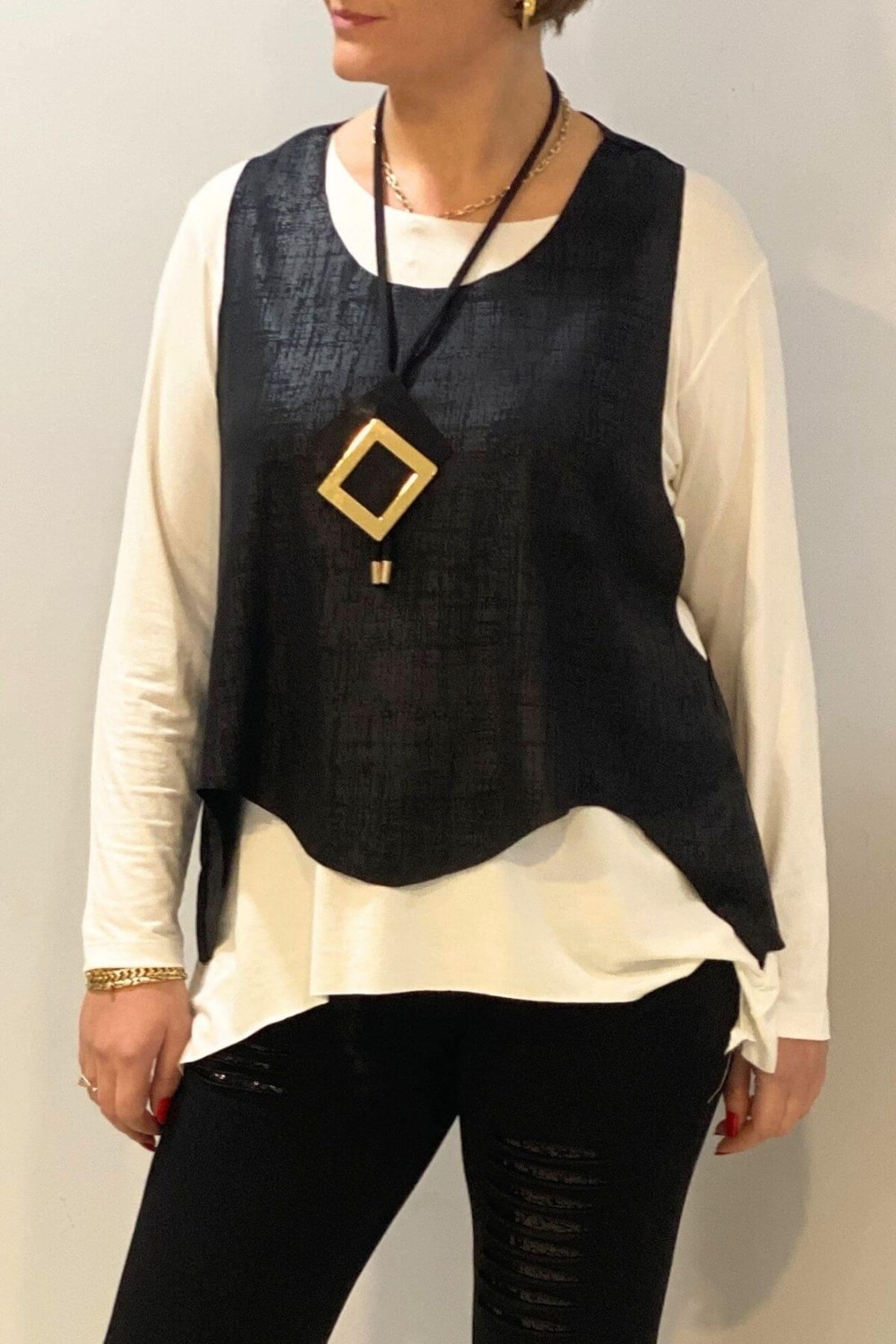 Mia Butik Kadın Ekru Kolye Hediyeli Bluz