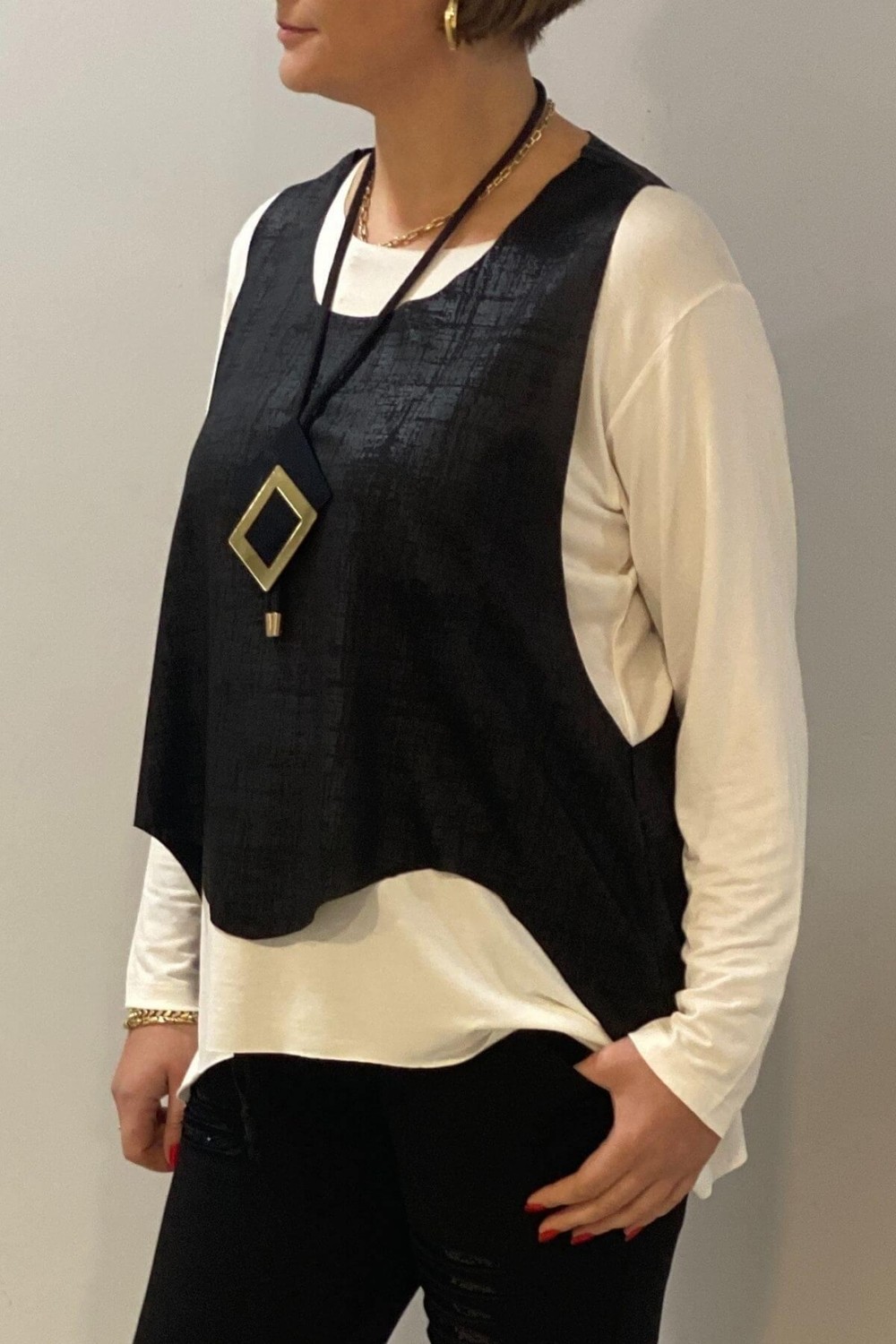 Mia Butik Kadın Ekru Kolye Hediyeli Bluz görsel 3
