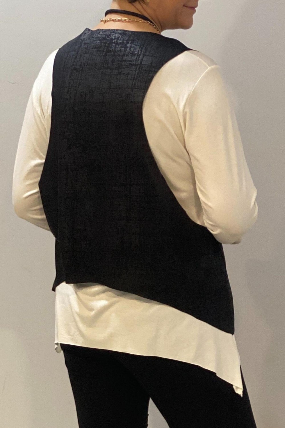 Mia Butik Kadın Ekru Kolye Hediyeli Bluz görsel 4