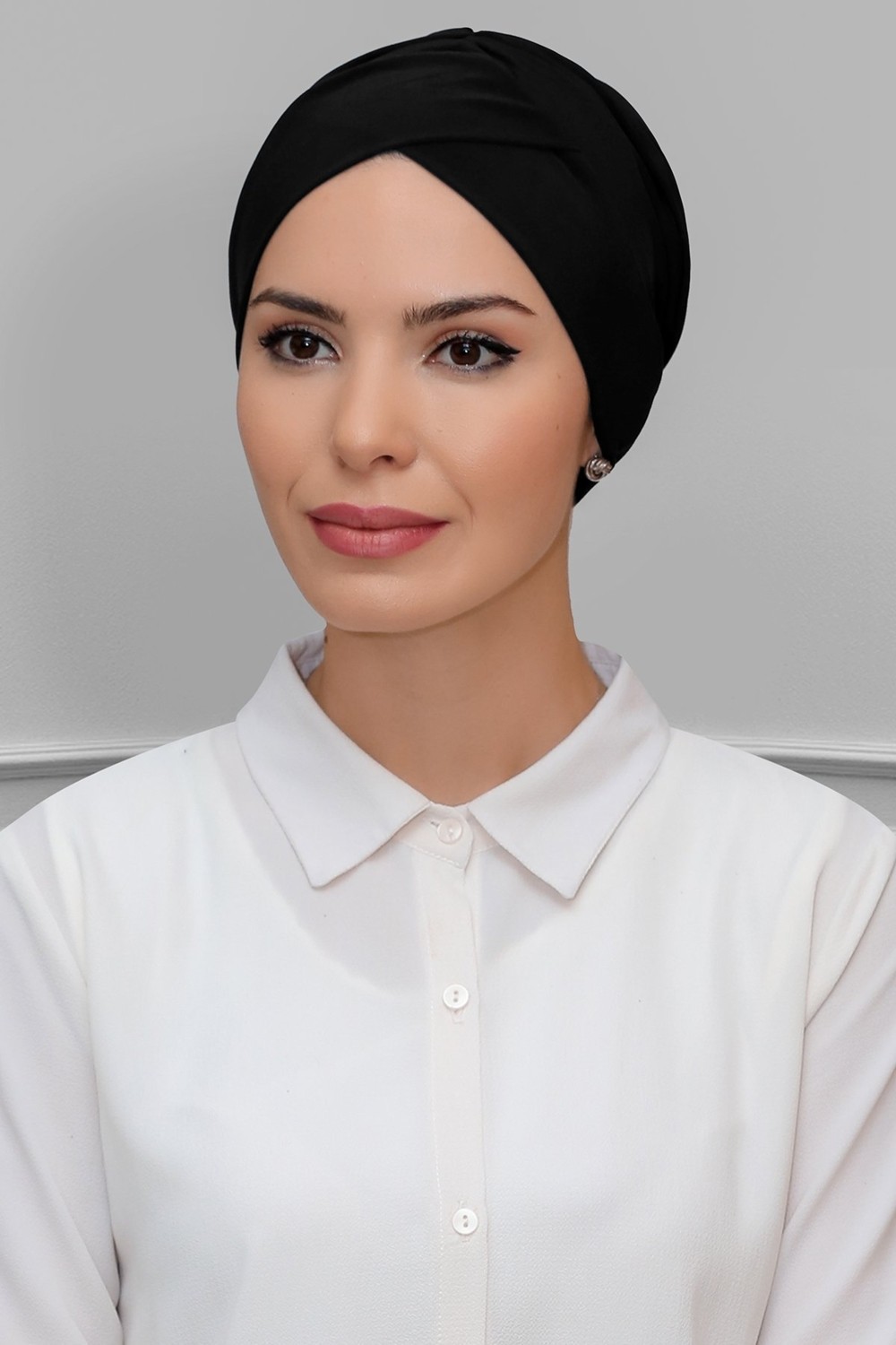 Hürrem Bone Siyah Pratik Hazır Geçmeli Tesettür Bone Sandy Kumaş Çapraz Büzgülü 1801_01