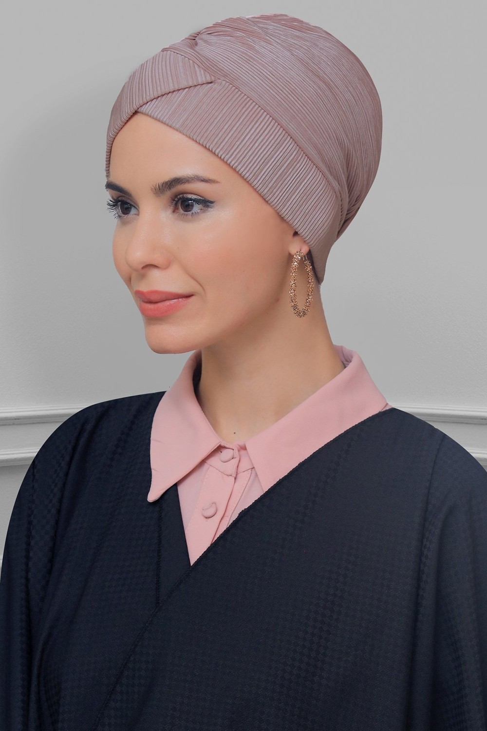 Hürrem Bone Krem Pratik Hazır Geçmeli Tesettür Bone Fukuro Piliseli Çapraz Büzgülü 1822_40 görsel 8