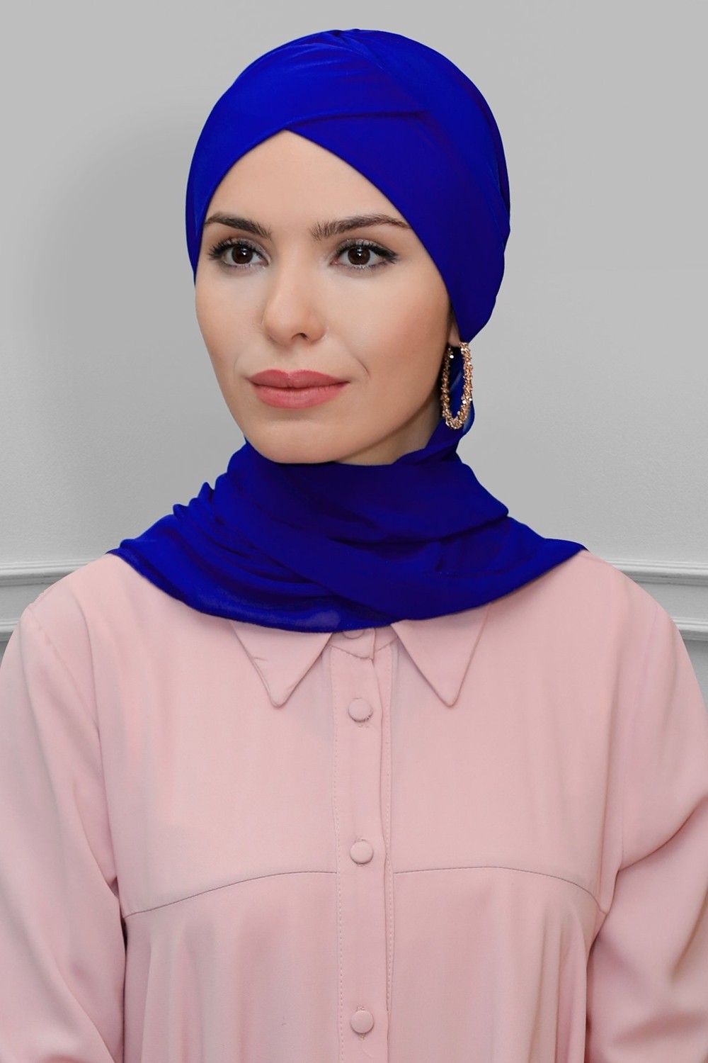Hürrem Bone Pembe Pratik Hazır Geçmeli Tesettür Bone Sandy Kumaş Çapraz Büzgülü Şifon Atkılı 1801A_04 görsel 3
