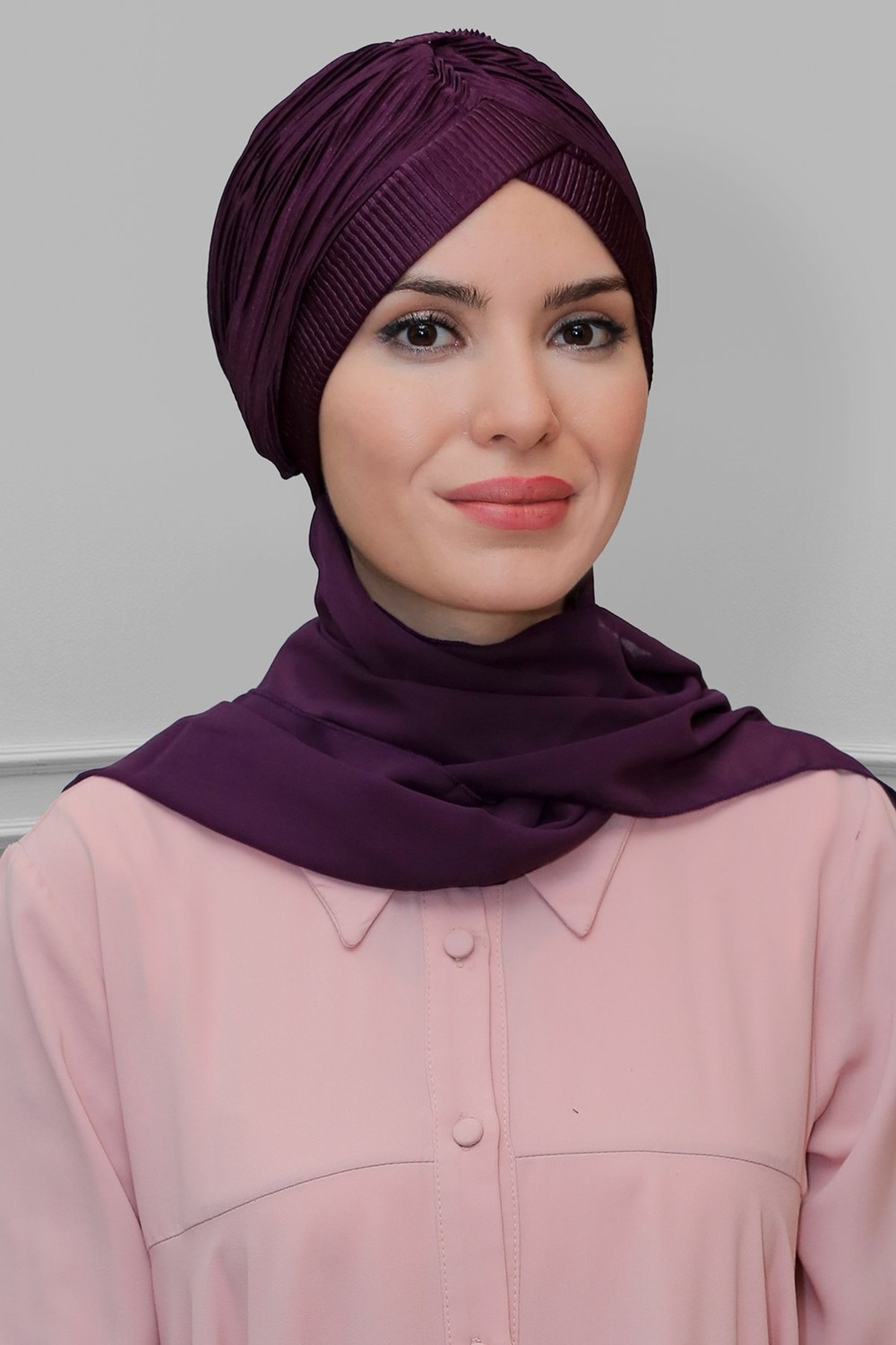 Hürrem Bone Pudra Pratik Hazır Geçmeli Tesettür Bone Fukuro Piliseli Tek Çapraz Büzgülü Şifon Atkılı 1824A_06 görsel 2