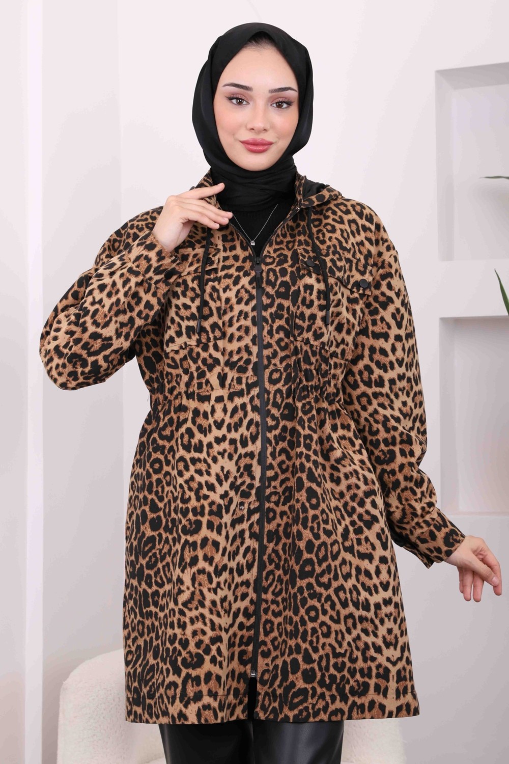 İmaj Butik Vizon Bel Büzgülü Kapüşonlu Leopar Trenç görsel 3