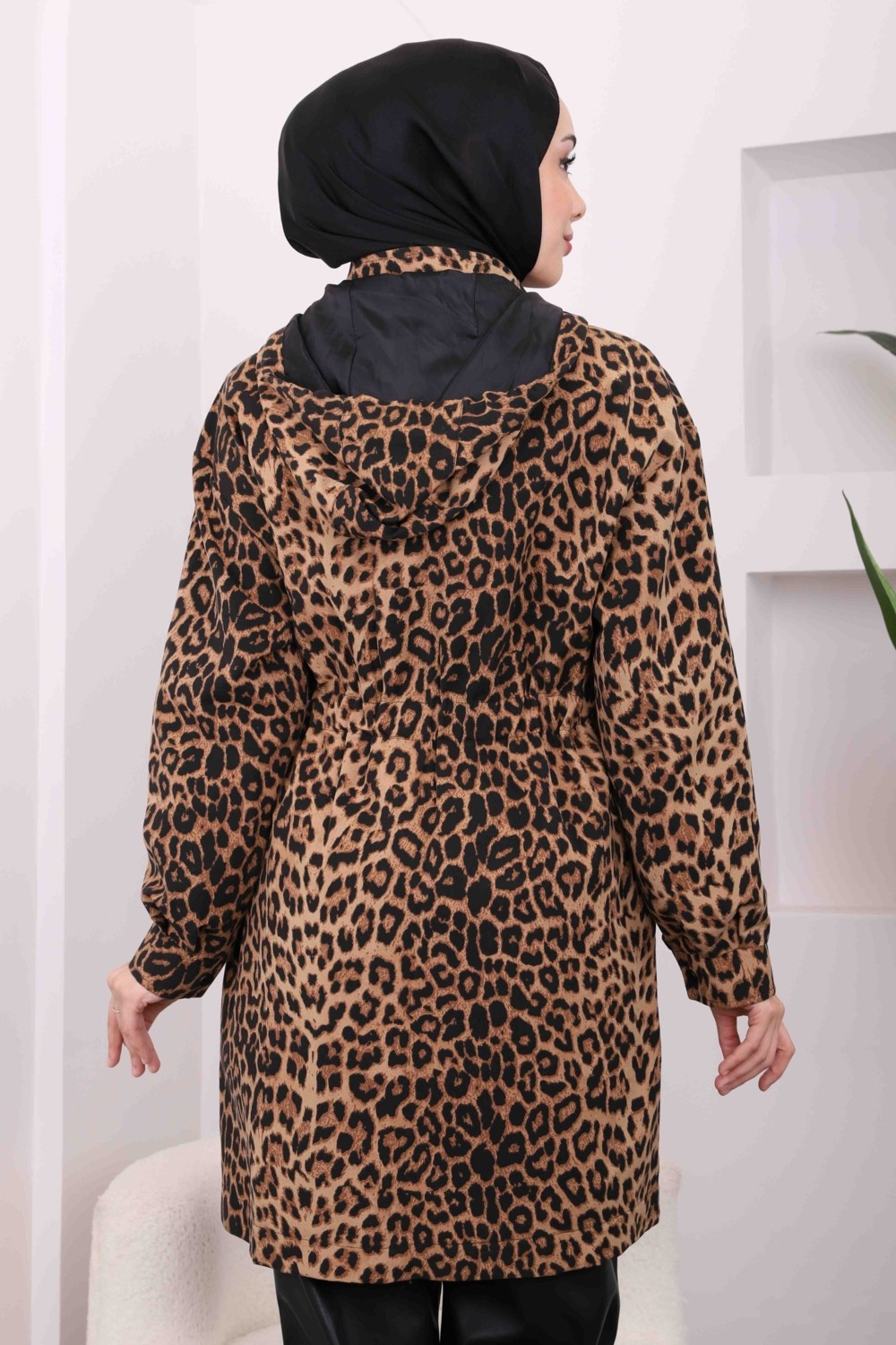 İmaj Butik Vizon Bel Büzgülü Kapüşonlu Leopar Trenç görsel 4