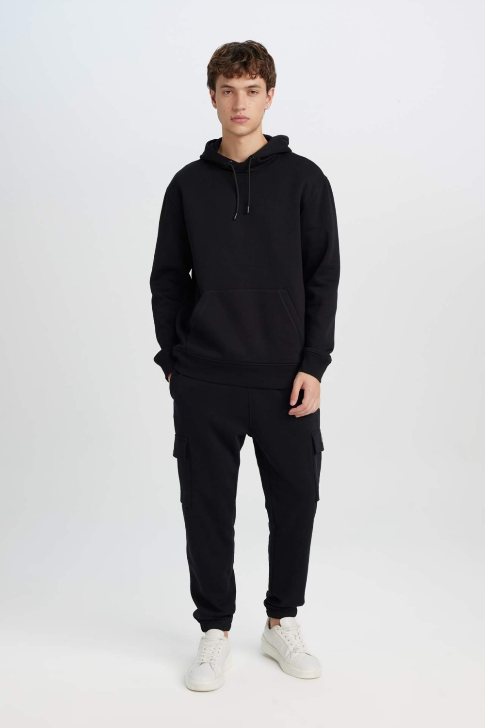 DeFacto Regular Fit Kapüşonlu Kanguru Cepli İçi Yumuşak Tüylü Basic Sweatshirt X8283AZ25SP görsel 2