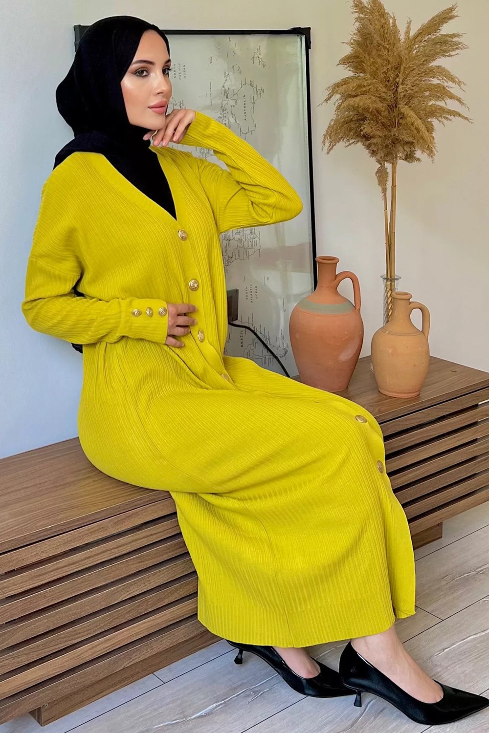 Julude Gold Düğme Detaylı Maxi Boy Tesettür Triko Hırka