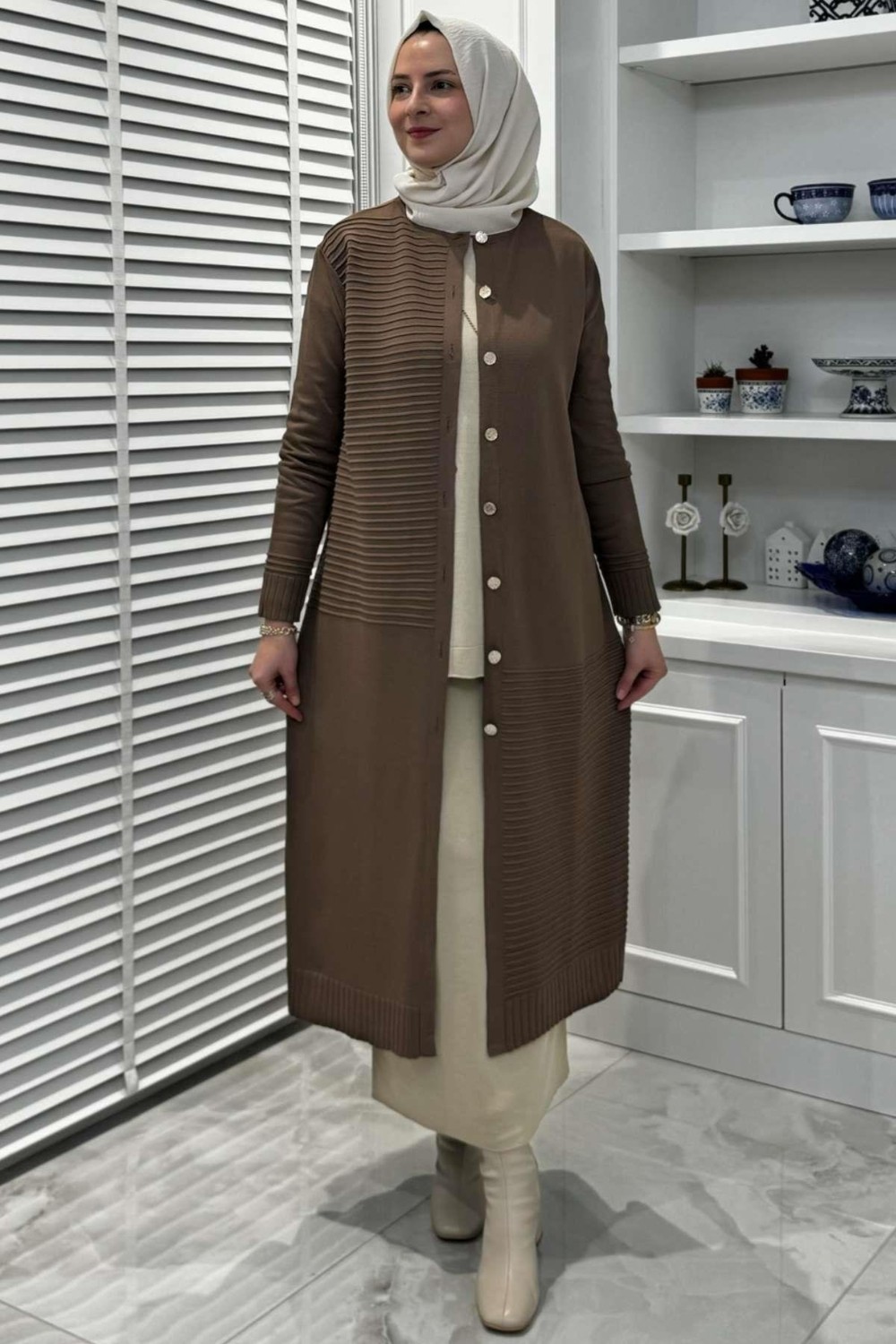 Rabia Şamlı Manolya Sütlü Kahve Triko Hırka Standart Beden Kadın İçin Şık Tasarım ve Rahat Kumaş