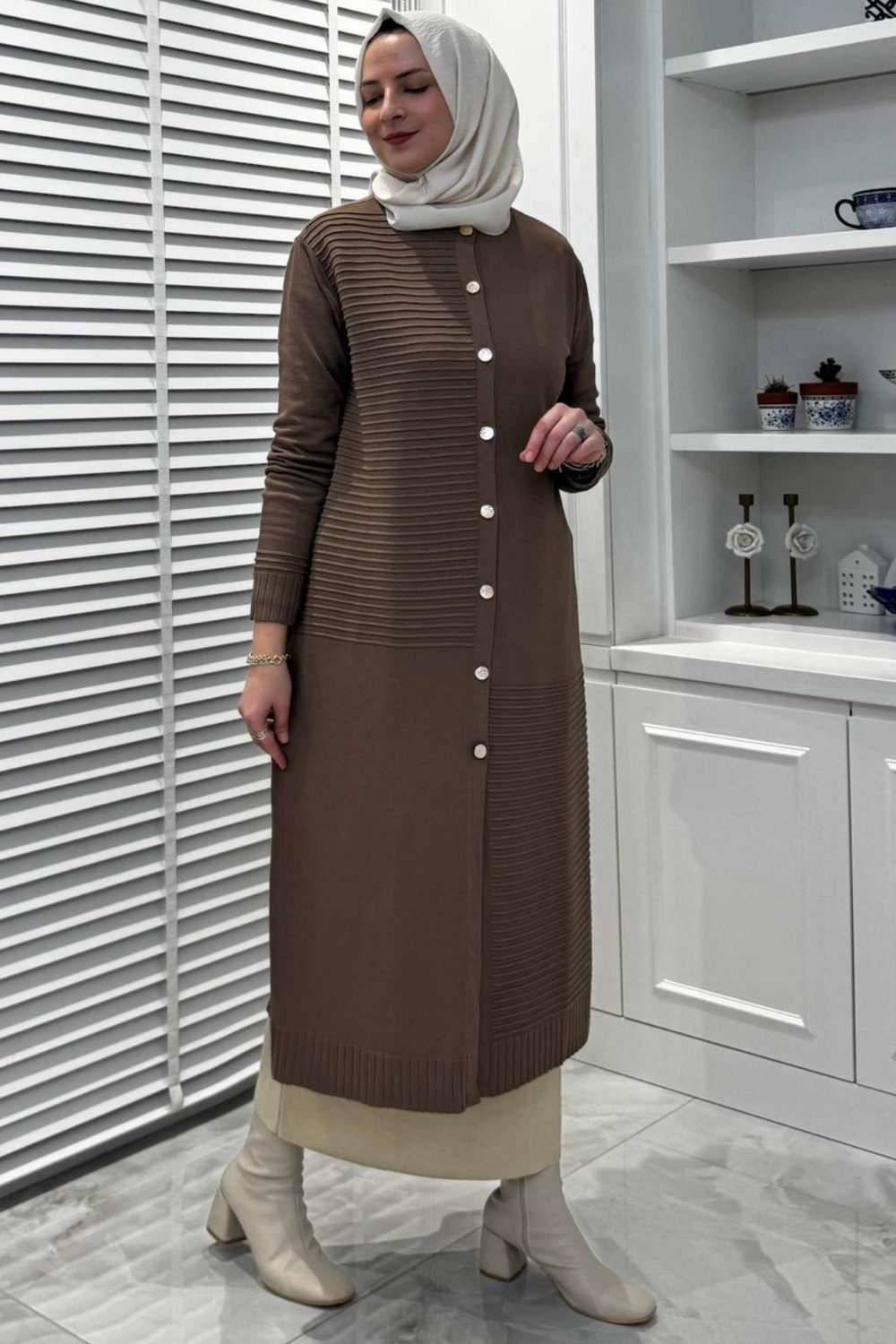 Rabia Şamlı Manolya Sütlü Kahve Triko Hırka Standart Beden Kadın İçin Şık Tasarım ve Rahat Kumaş görsel 3