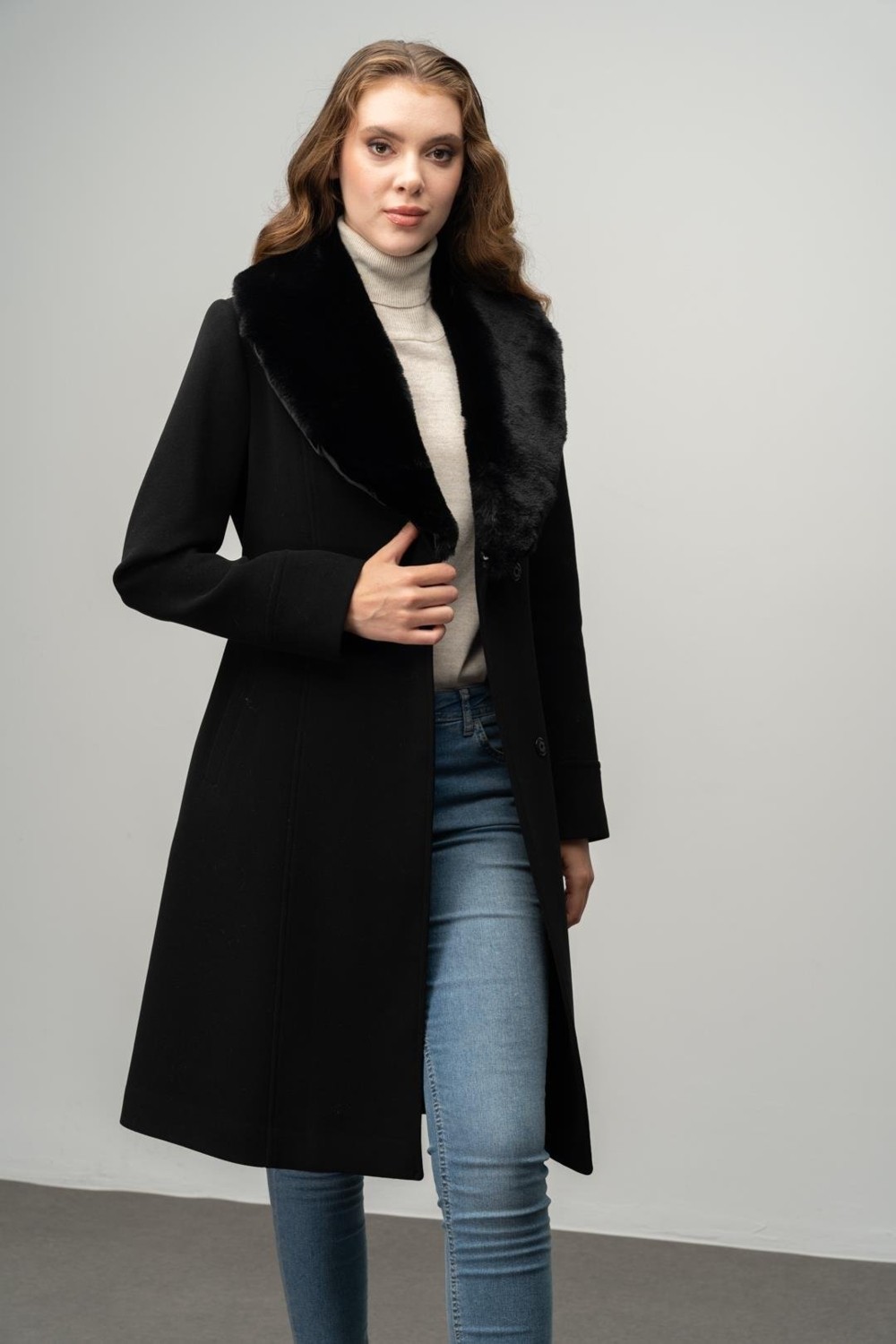 Olcay SİYAH Kadın Kaban, Kürklü ve Belden Kuşaklı, Polyester Malzeme ile Casual Stil görsel 2
